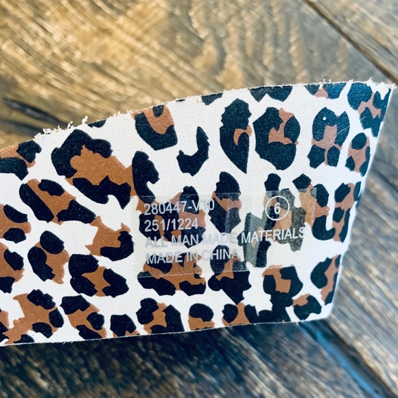 🛍2/$25 NWOT Victoria’s Secret Colin Stuart sandal - Picture 3 of 4